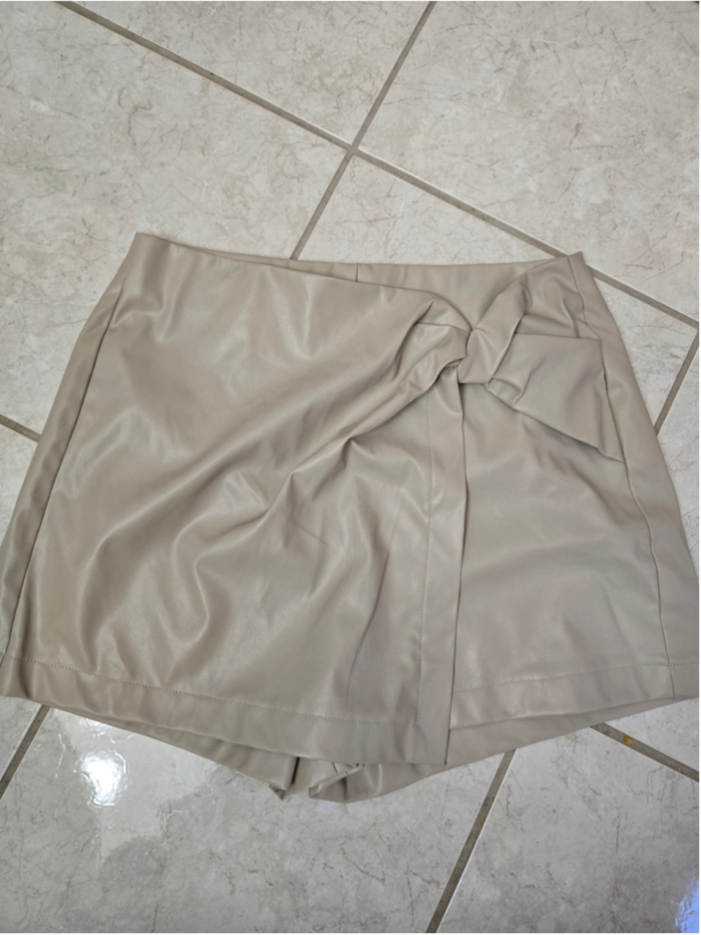 Women's Flying Tomato Faux Leather Skort Beige Size M